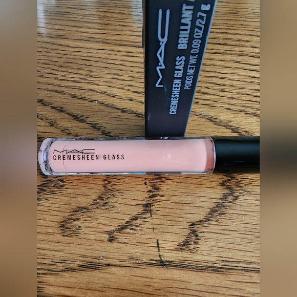 🆕️MAC | Cremesheen Glass in Boy Bait - Picture 4 of 5